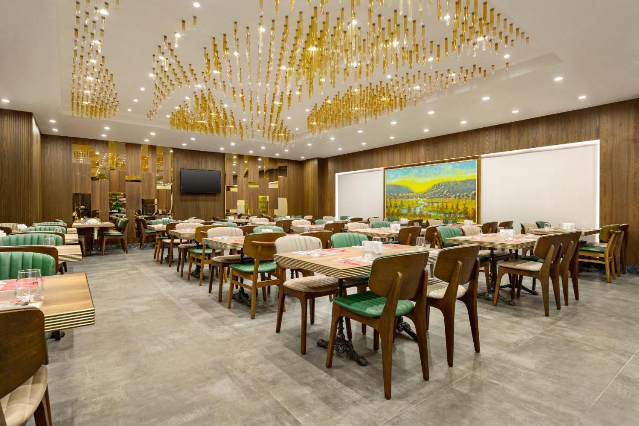 Hotel Ramada By Wyndham Istanbul Umraniye Extérieur photo