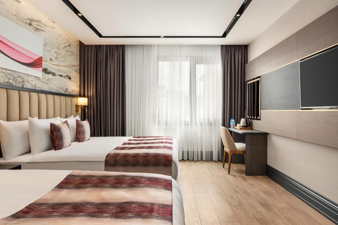 Hotel Ramada By Wyndham Istanbul Umraniye Extérieur photo