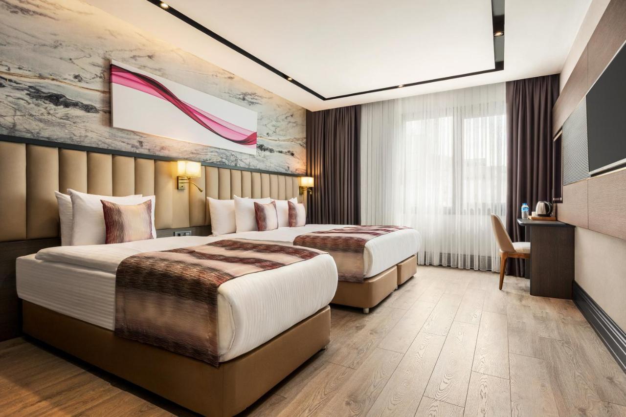 Hotel Ramada By Wyndham Istanbul Umraniye Extérieur photo