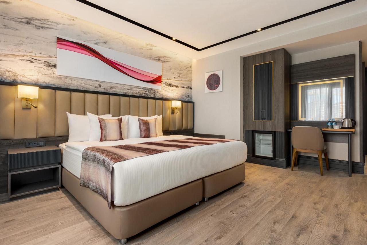 Hotel Ramada By Wyndham Istanbul Umraniye Extérieur photo