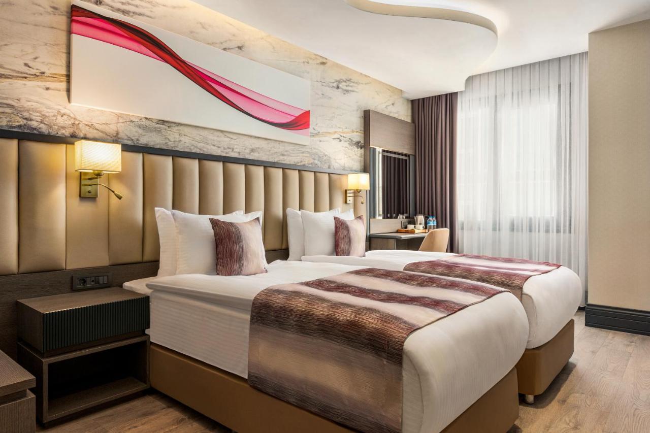 Hotel Ramada By Wyndham Istanbul Umraniye Extérieur photo