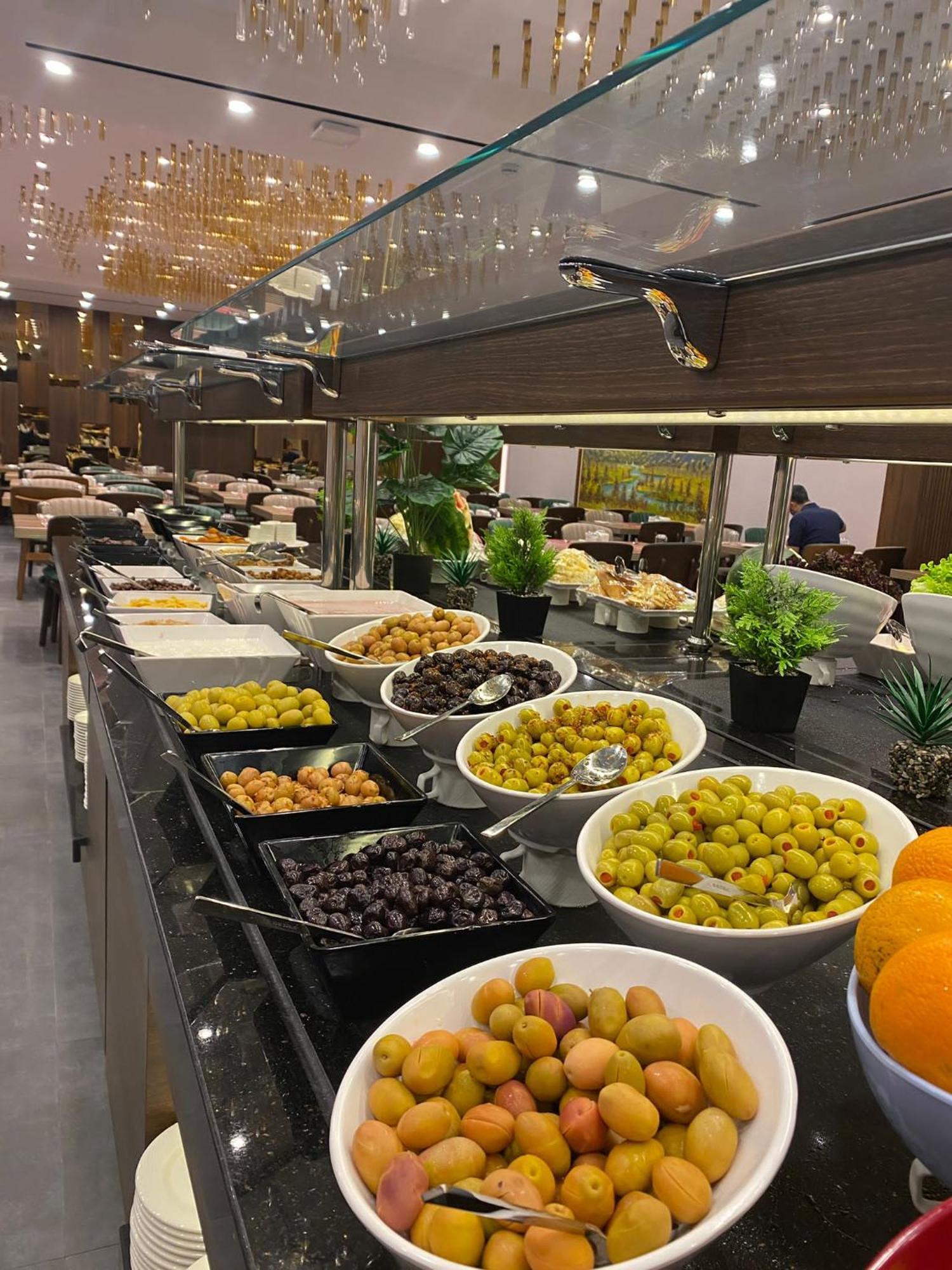 Hotel Ramada By Wyndham Istanbul Umraniye Extérieur photo